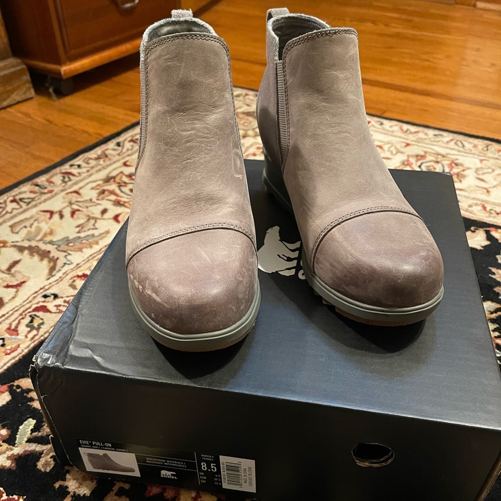 Sorel Evie Pull-On Ankle Boot. Women’s 8.5 Gray